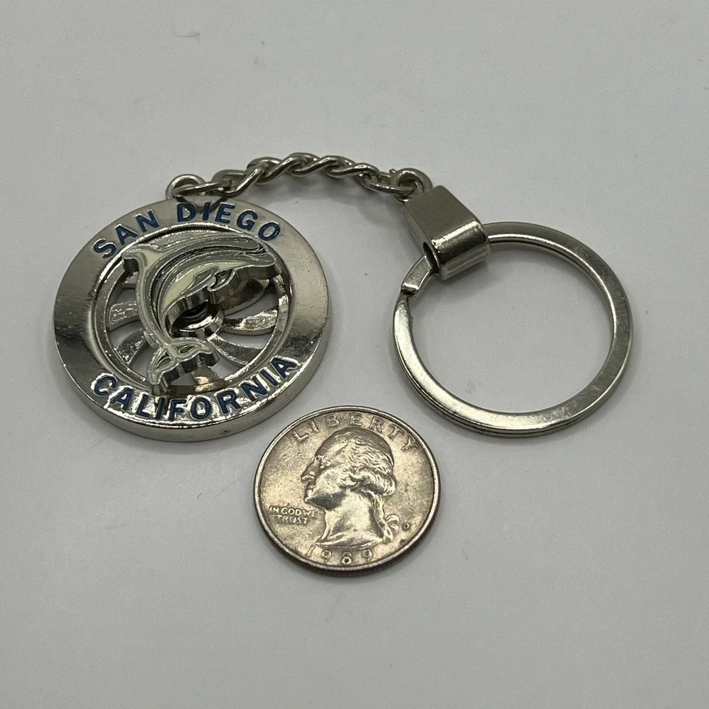 San Diego California Dolphin‎ Keychain Spinning Porpoise Center